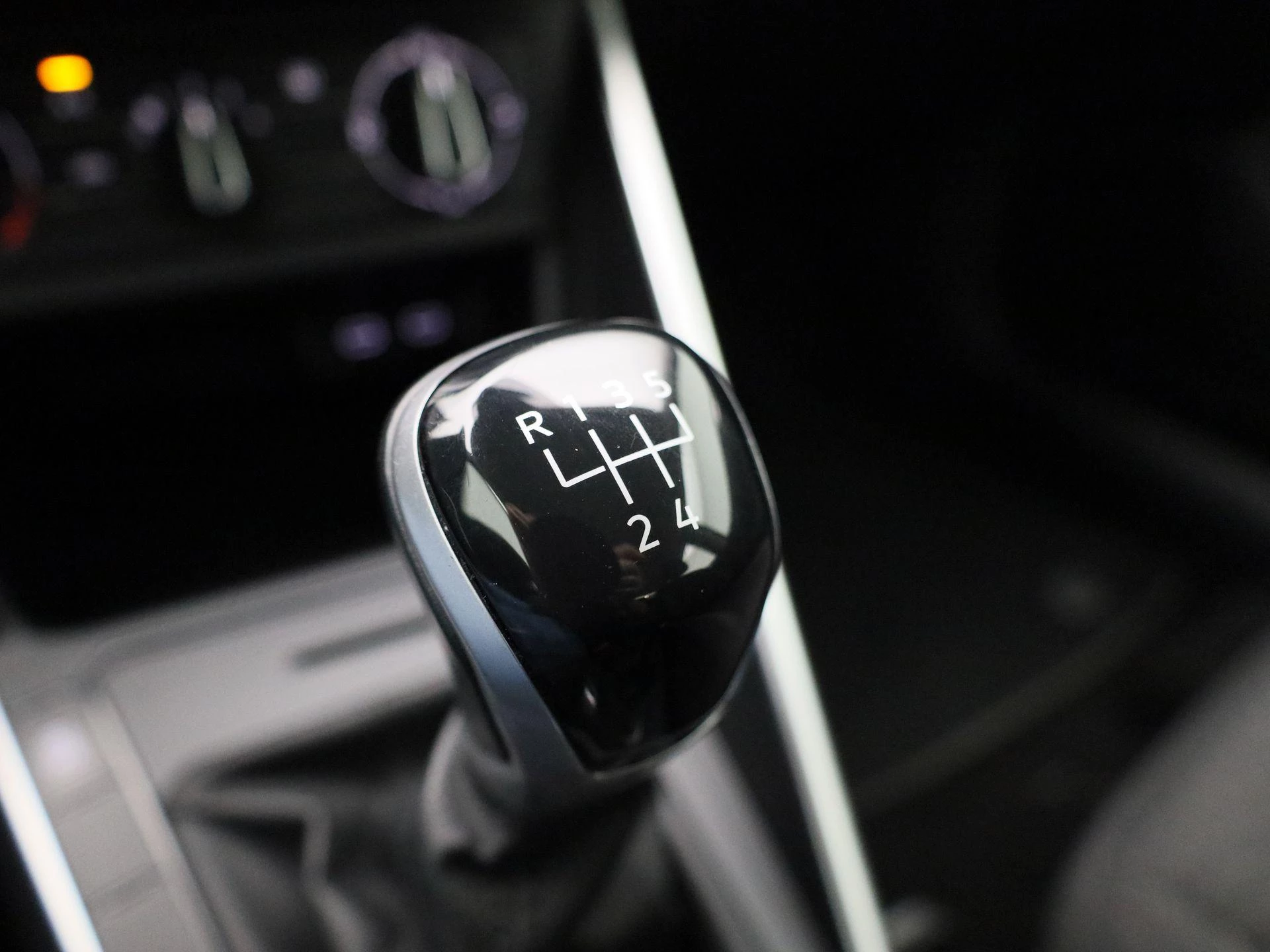 Volkswagen-Polo-image-21