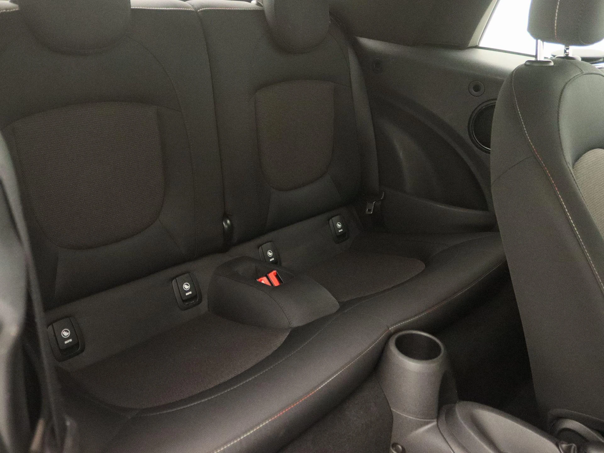 MINI-One Cabrio-image-21
