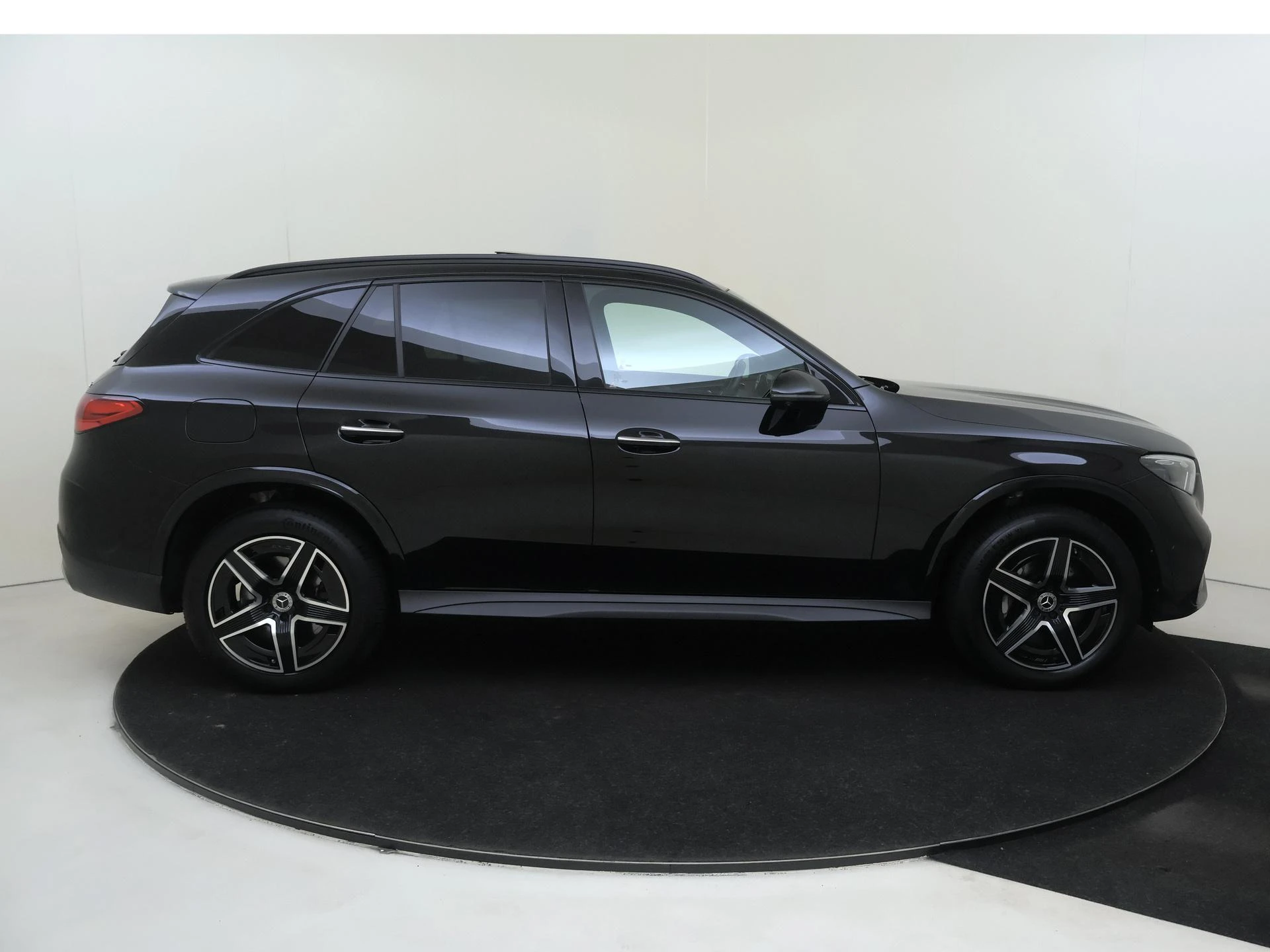 Mercedes-Benz-GLC-image-9