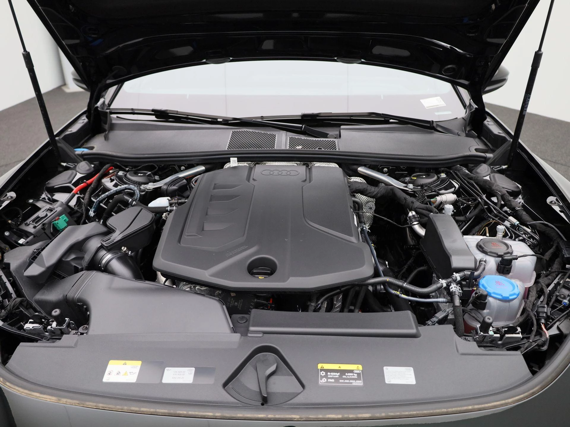 Audi A6 Avant 2.0 e-hybrid quattro S Competition 367 PK