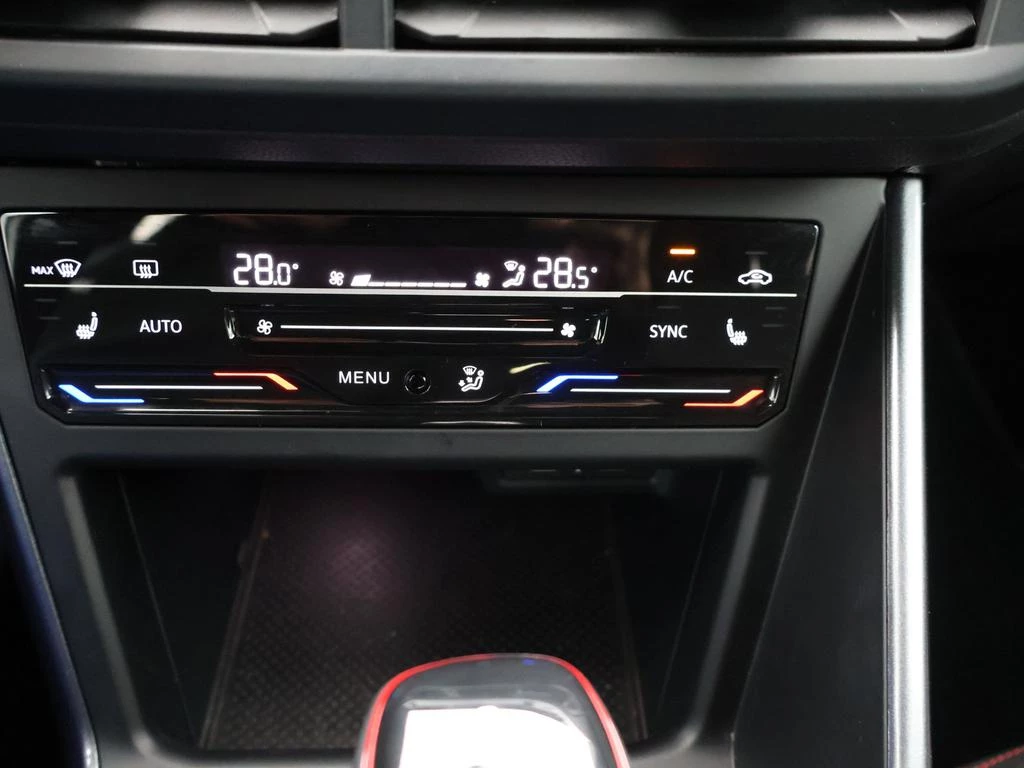 Volkswagen-Polo-image-23