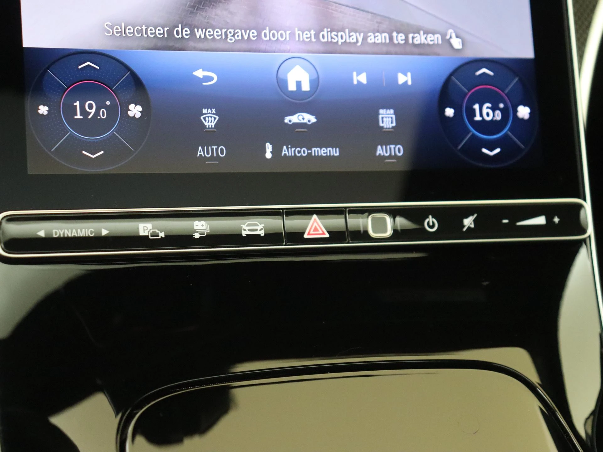 Mercedes-Benz-C-Klasse-image-19
