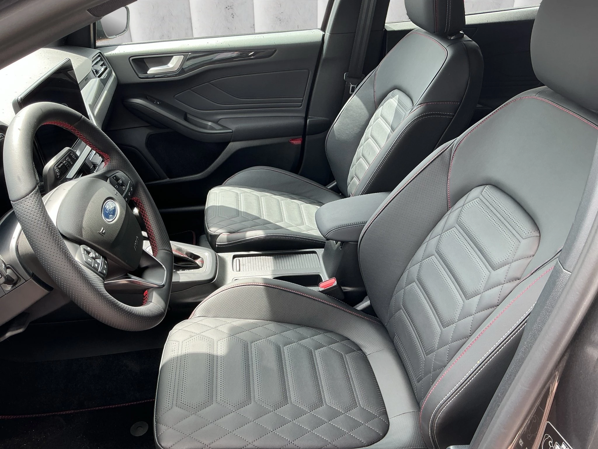 Ford Focus Mild-Hybrid ST-Line X Automatik