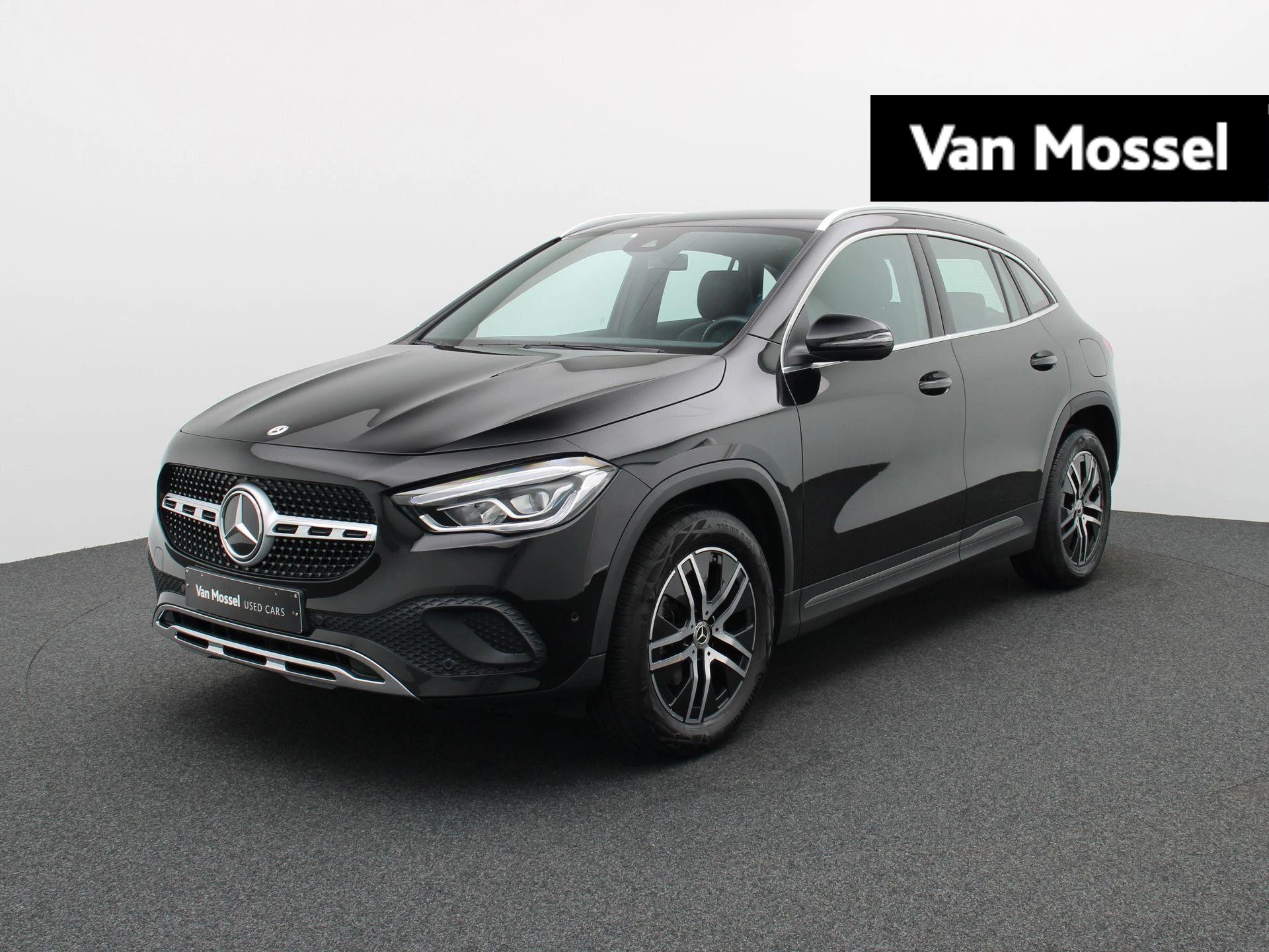 Mercedes-Benz-GLA-image-0