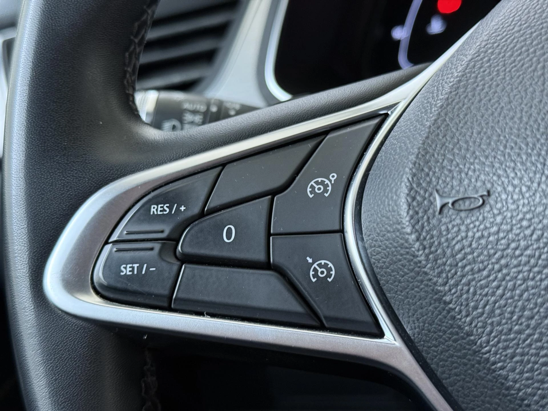 Renault-Captur-image-16