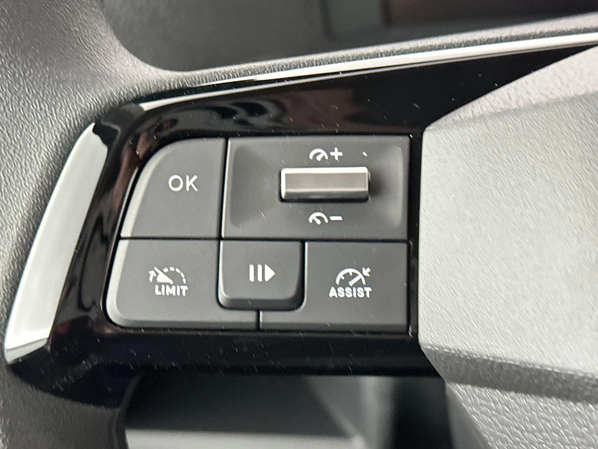 Opel-Vivaro-image-17