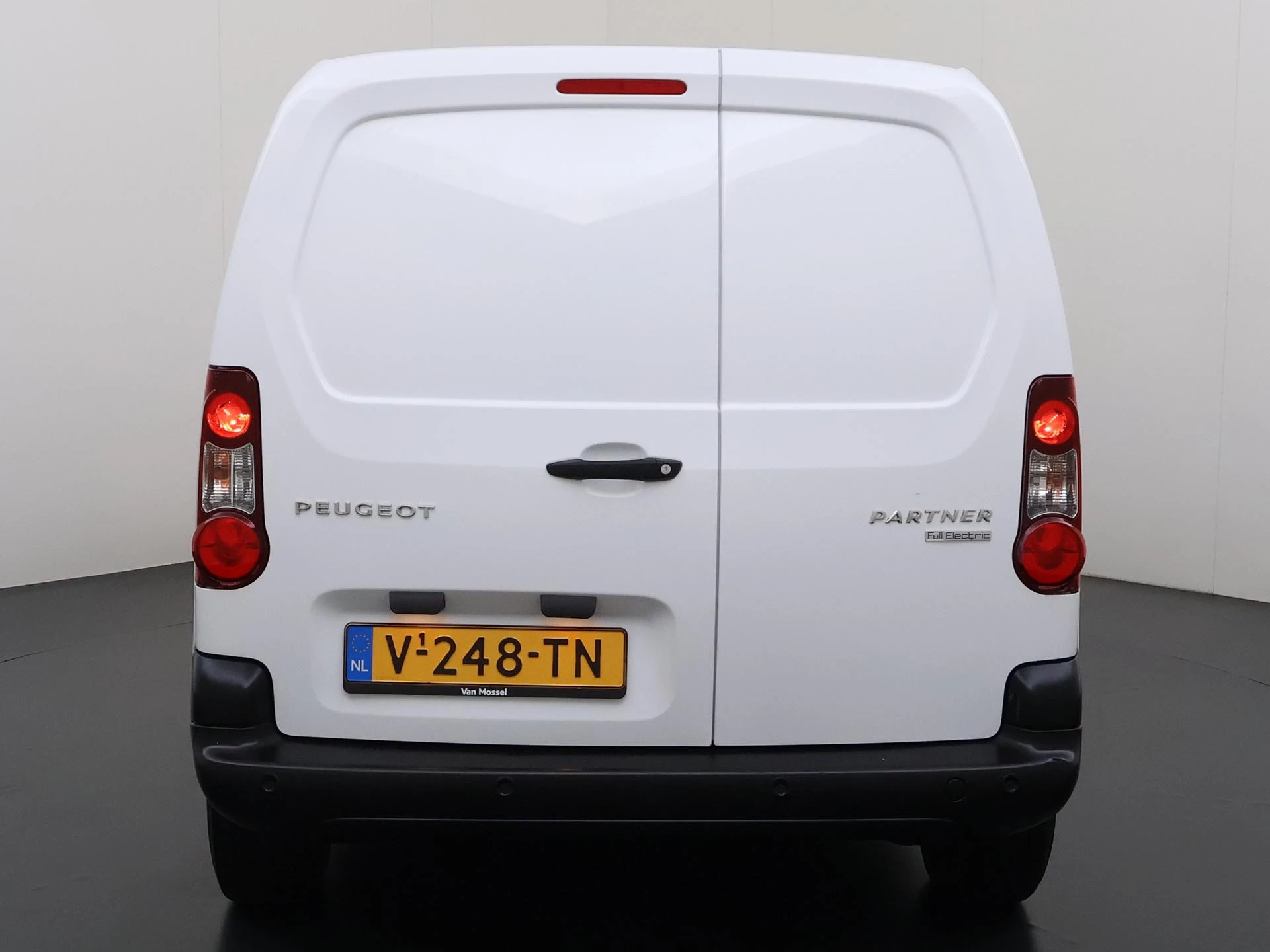 Peugeot-e-Partner-image-24