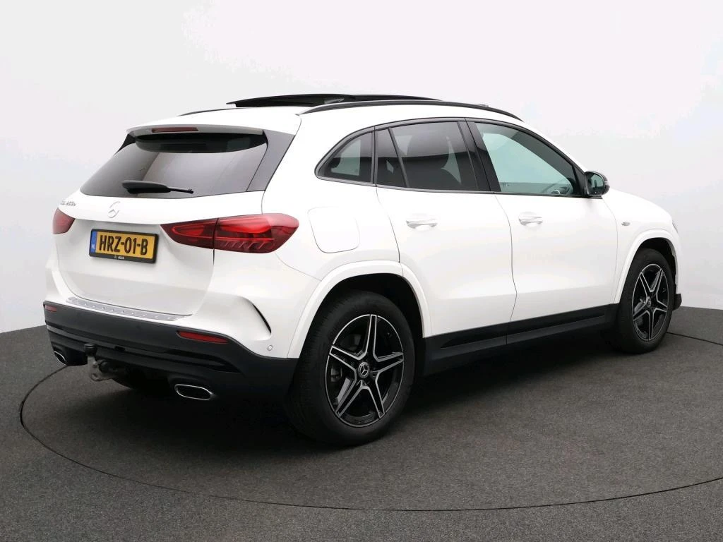 Mercedes-Benz-GLA-image-3