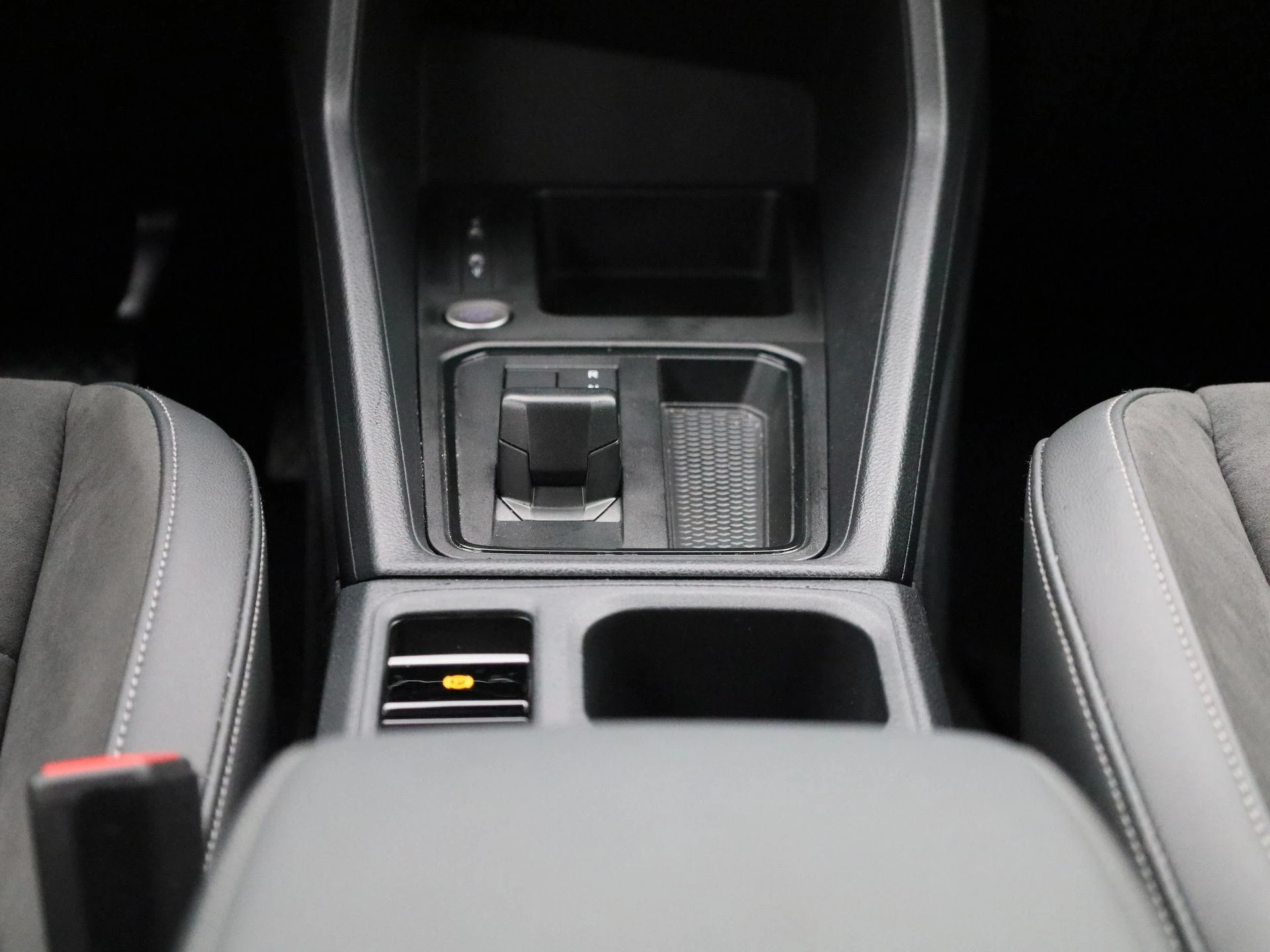 Volkswagen-Caddy-image-9