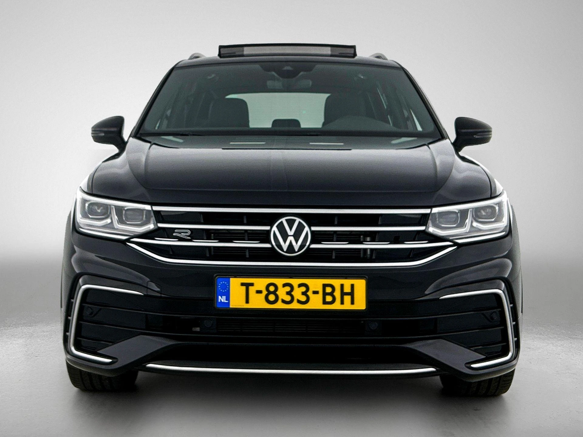 Volkswagen-Tiguan-image-4