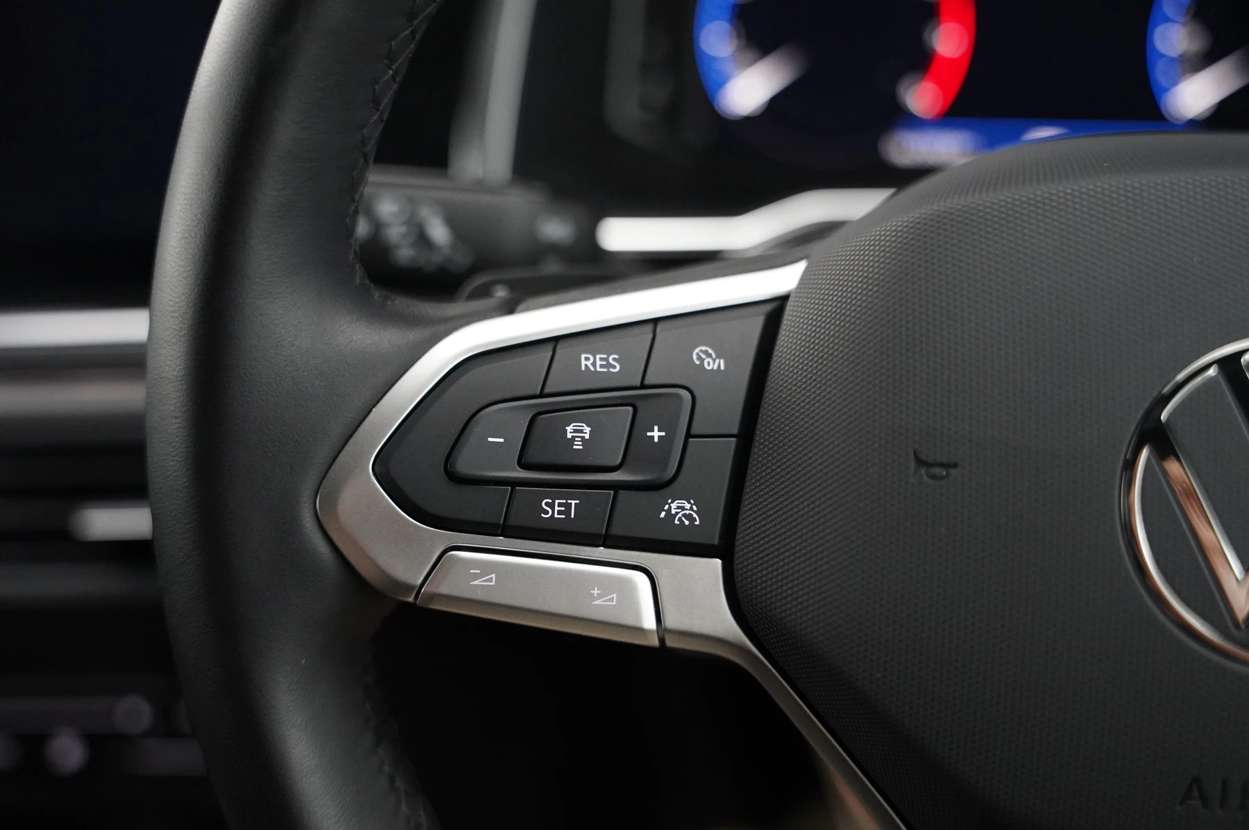 Volkswagen-Polo-image-18