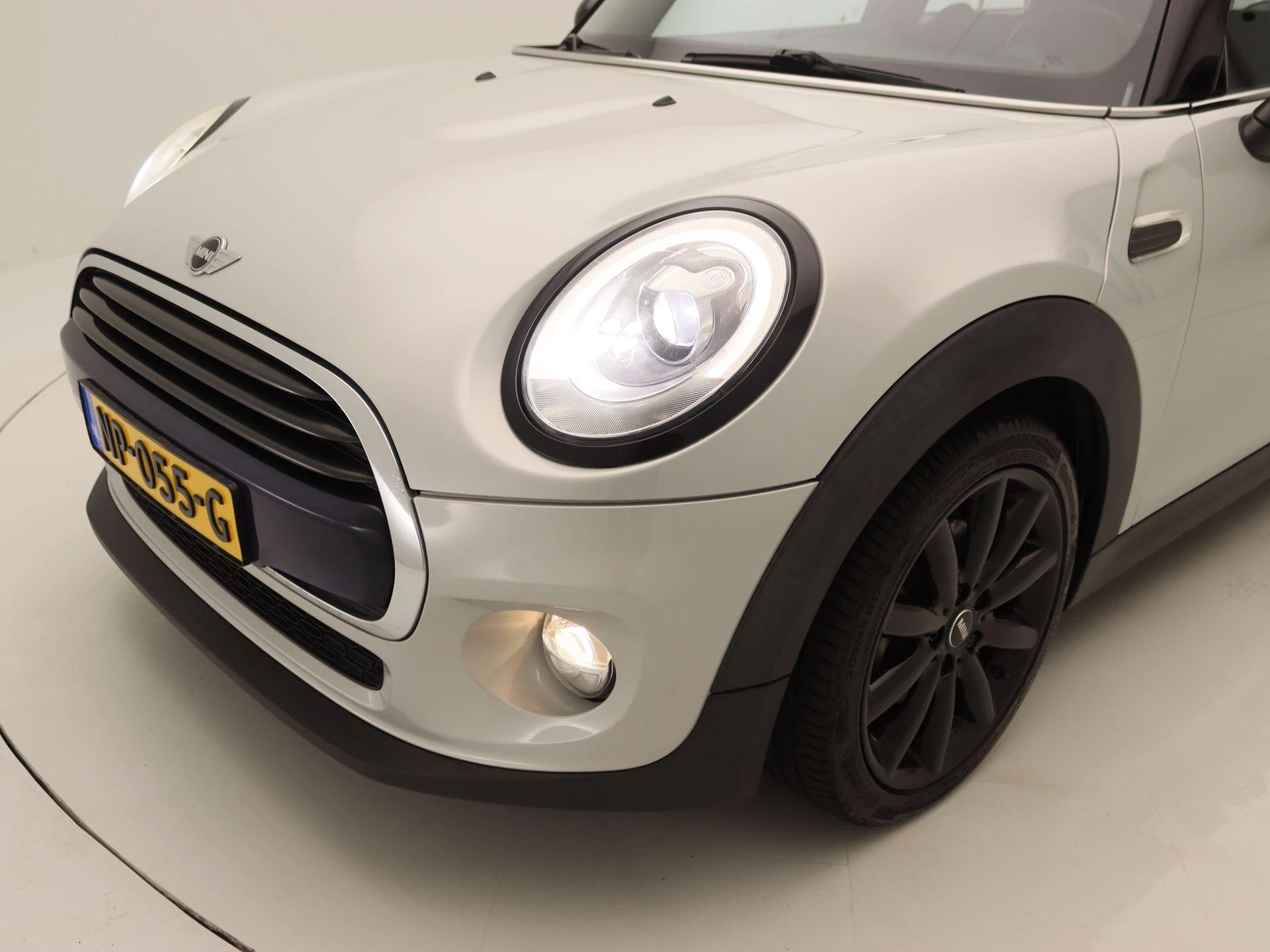 MINI Cooper 1.5 Serious Business