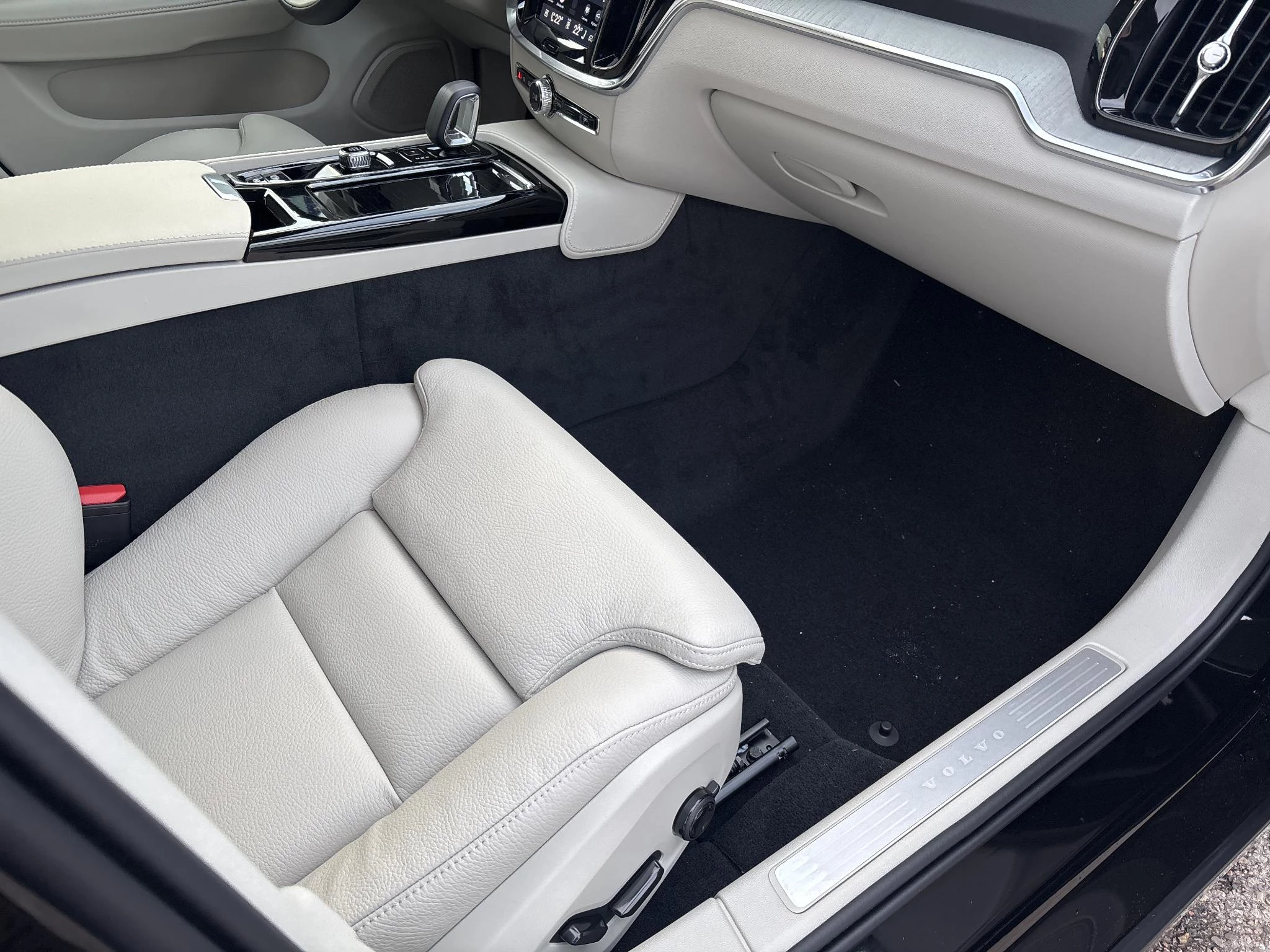 Volvo V60 T8 Plug-in hybrid AWD Plus Dark