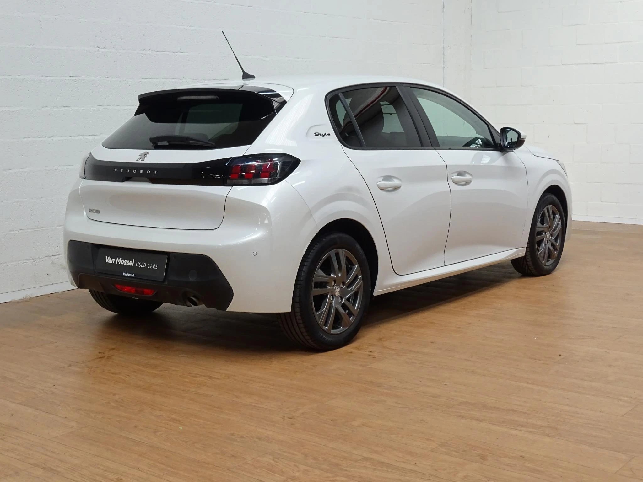 Peugeot-208-image-8