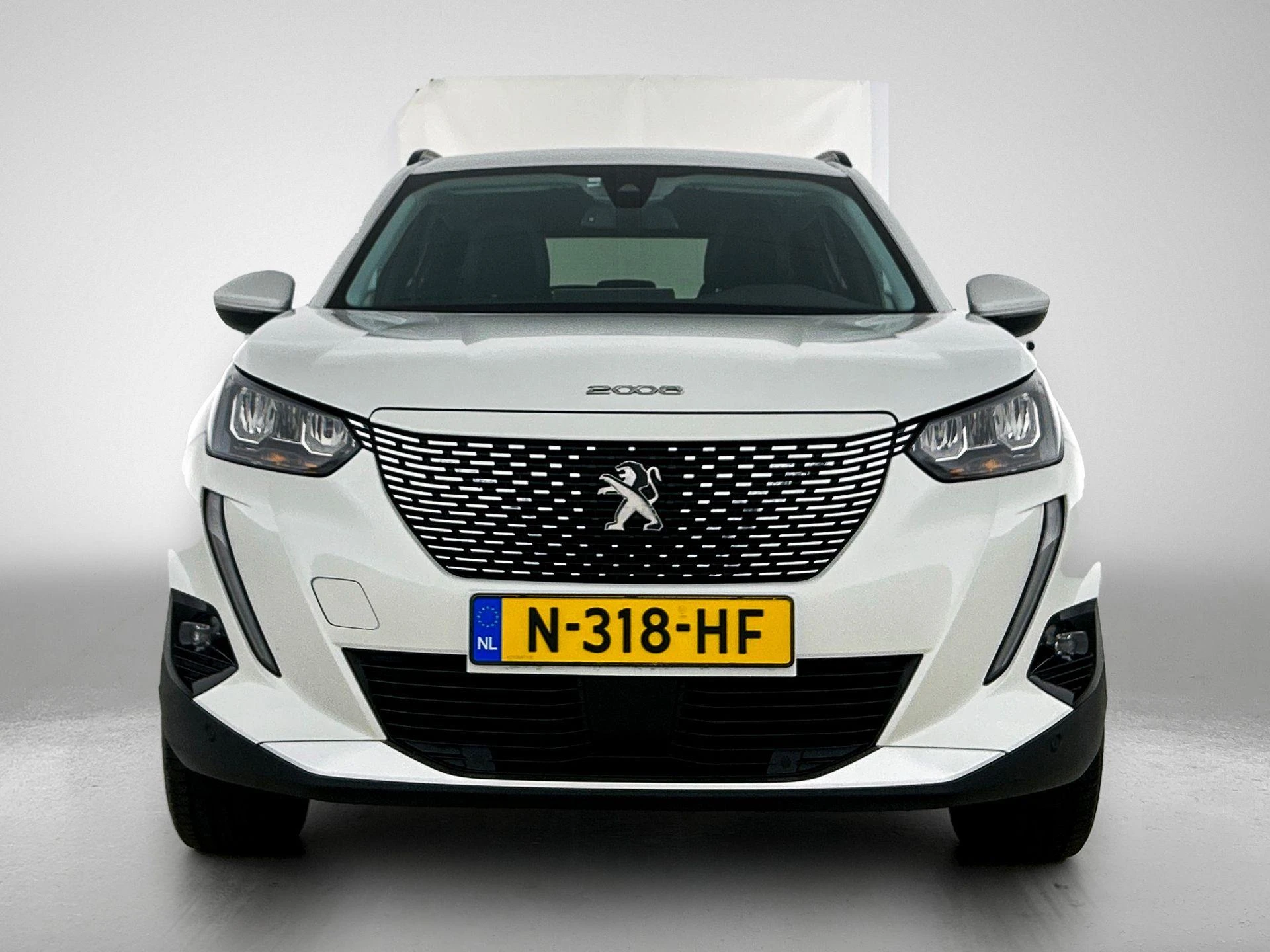 Peugeot-e-2008-image-4
