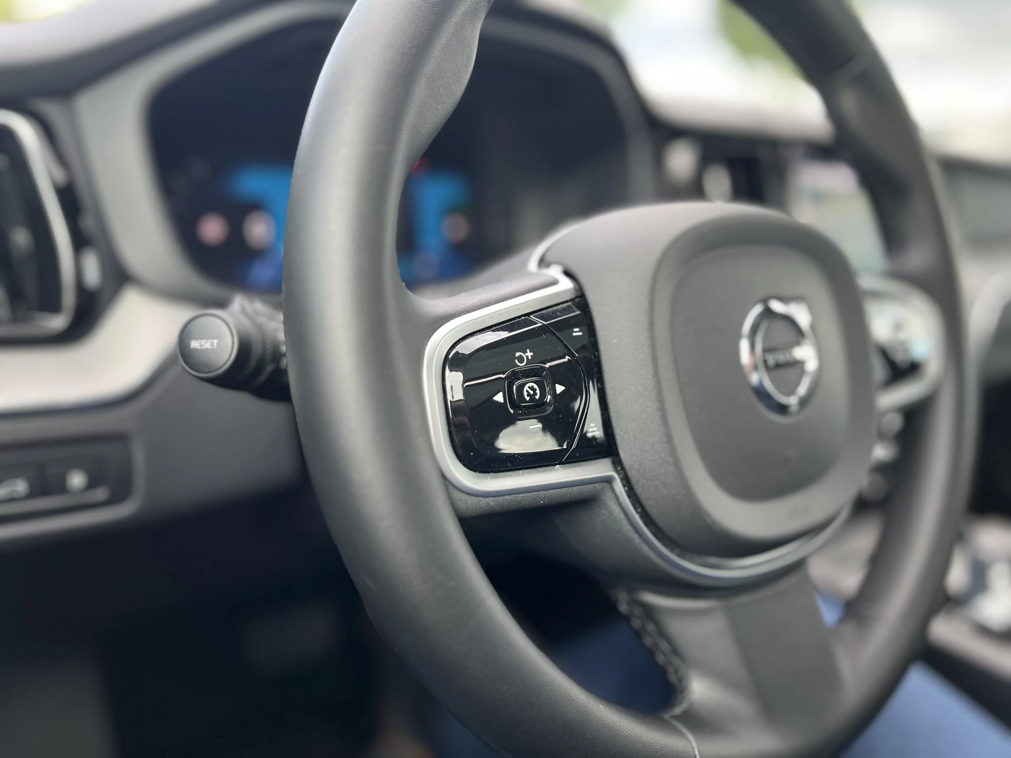 Volvo-XC60-image-12
