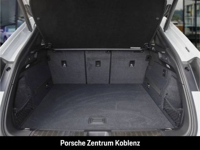 Porsche Macan -