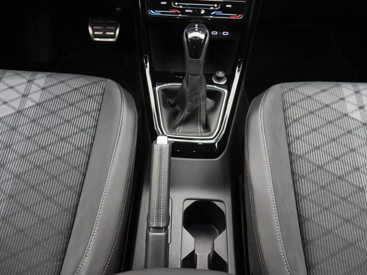 Volkswagen-T-Cross-image-16