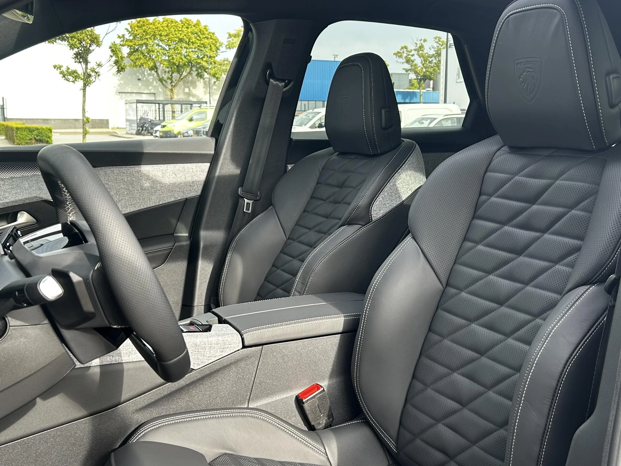 Peugeot-e-3008-image-10