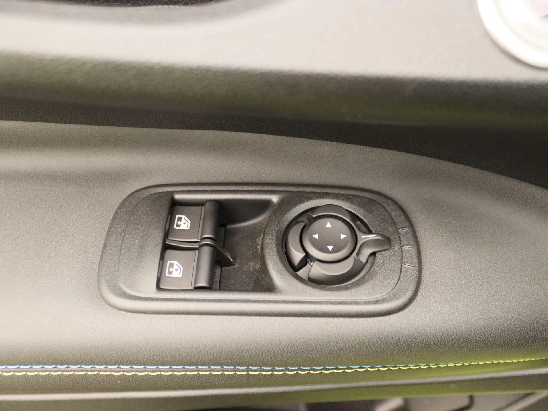 Abarth-500e-image-22