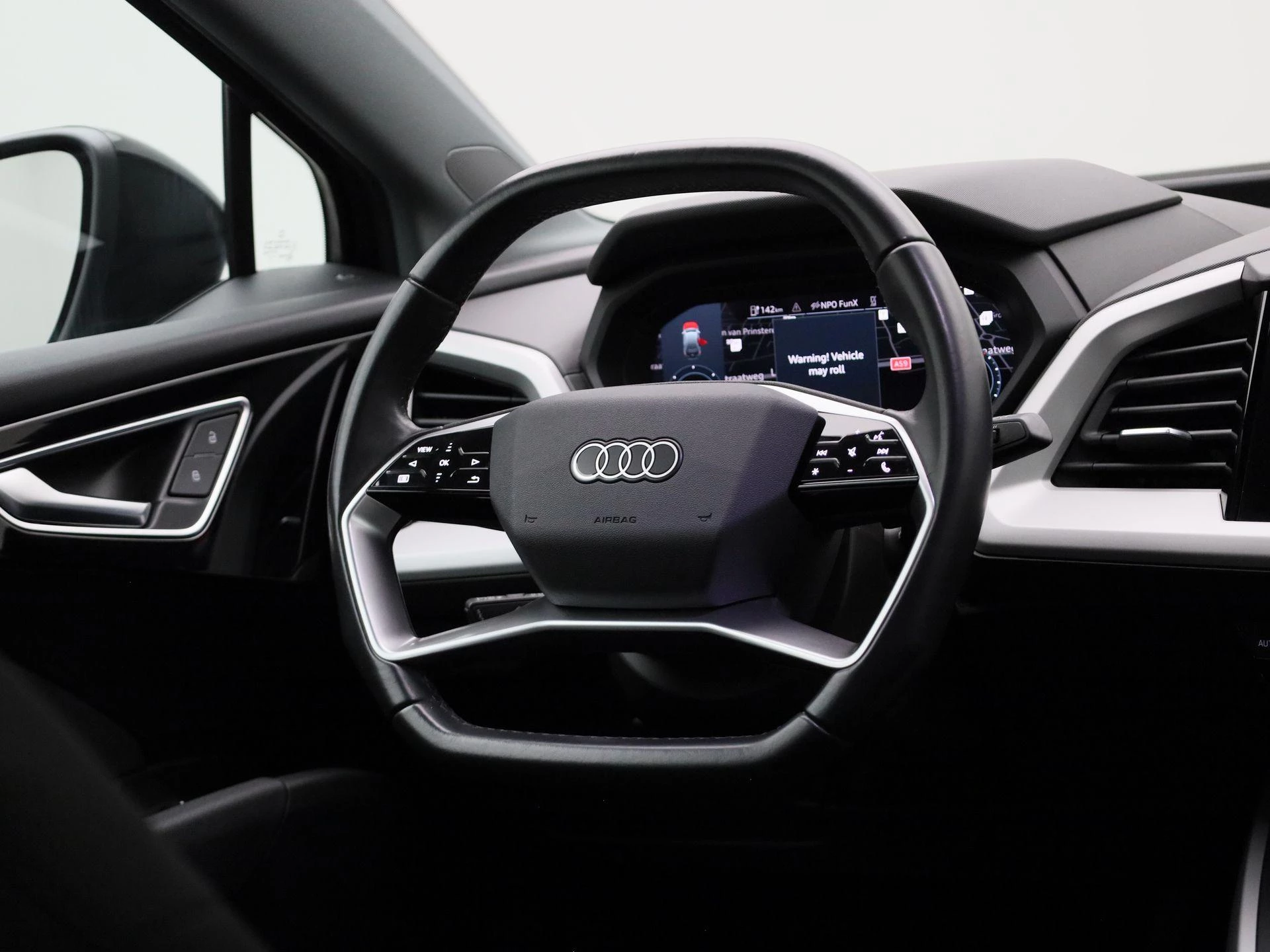 Audi-Q4 e-tron-image-39