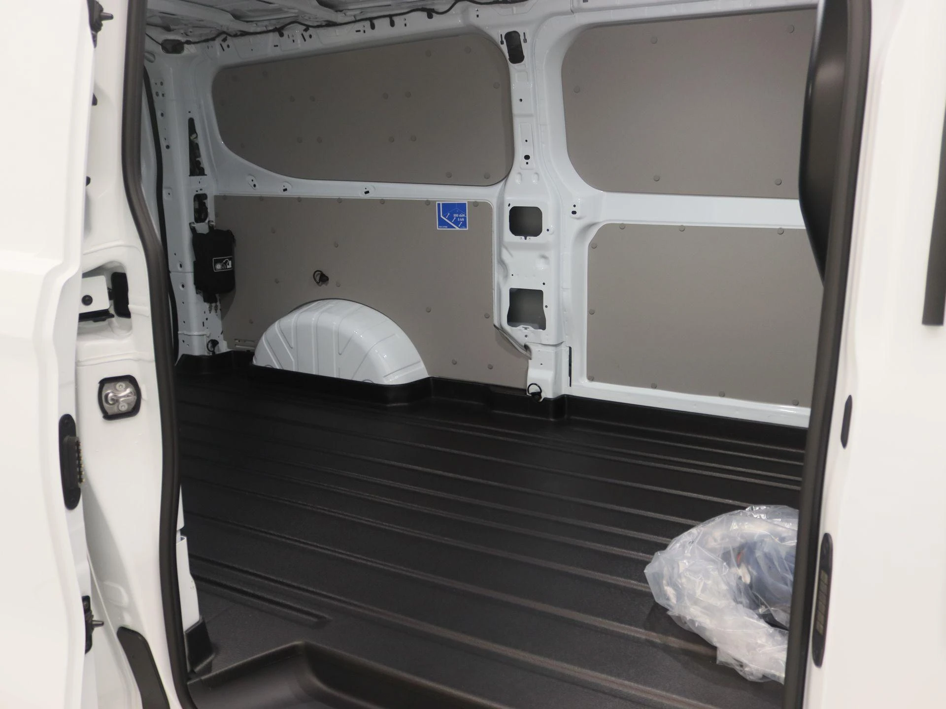 Ford-E-Transit-image-21