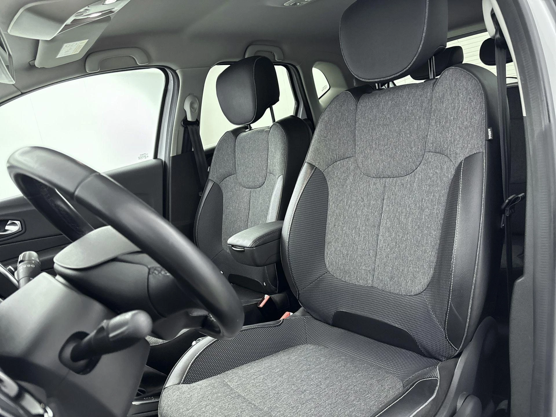 Renault-Captur-image-15