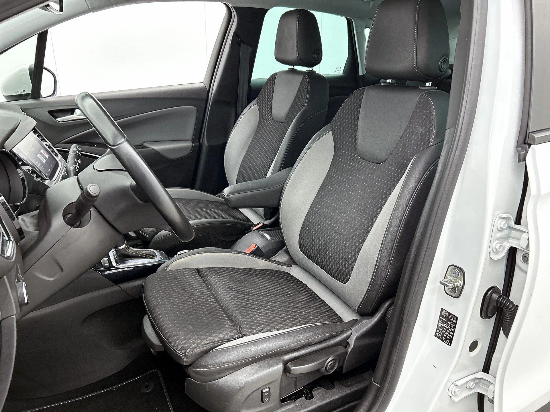 Opel-Crossland X-image-40
