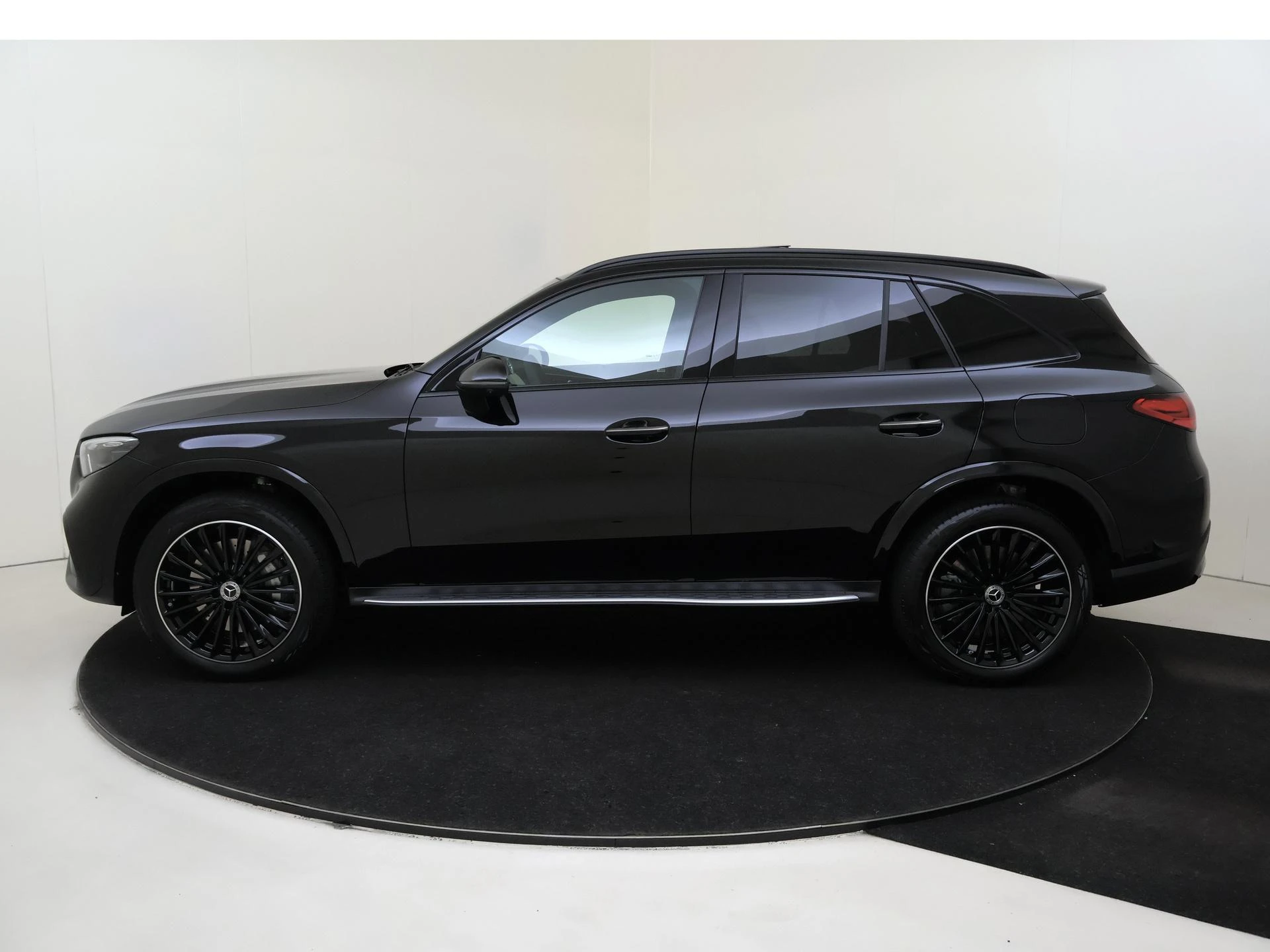 Mercedes-Benz-GLC-image-7