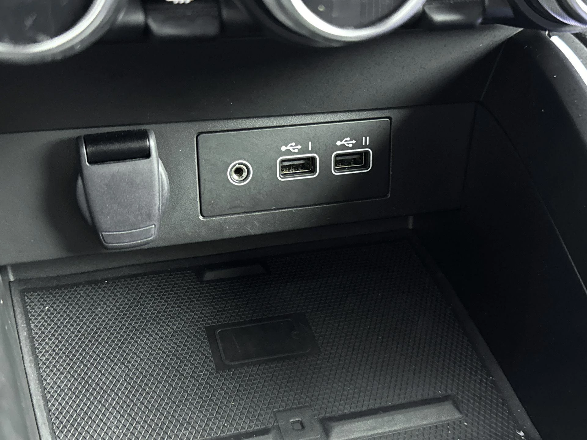 Renault-Clio-image-16