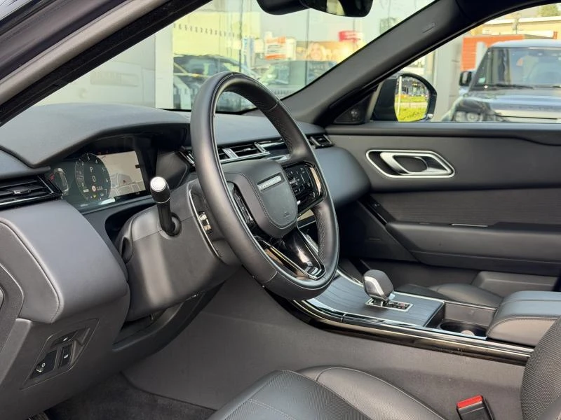 Land Rover-Range Rover Velar-image-2