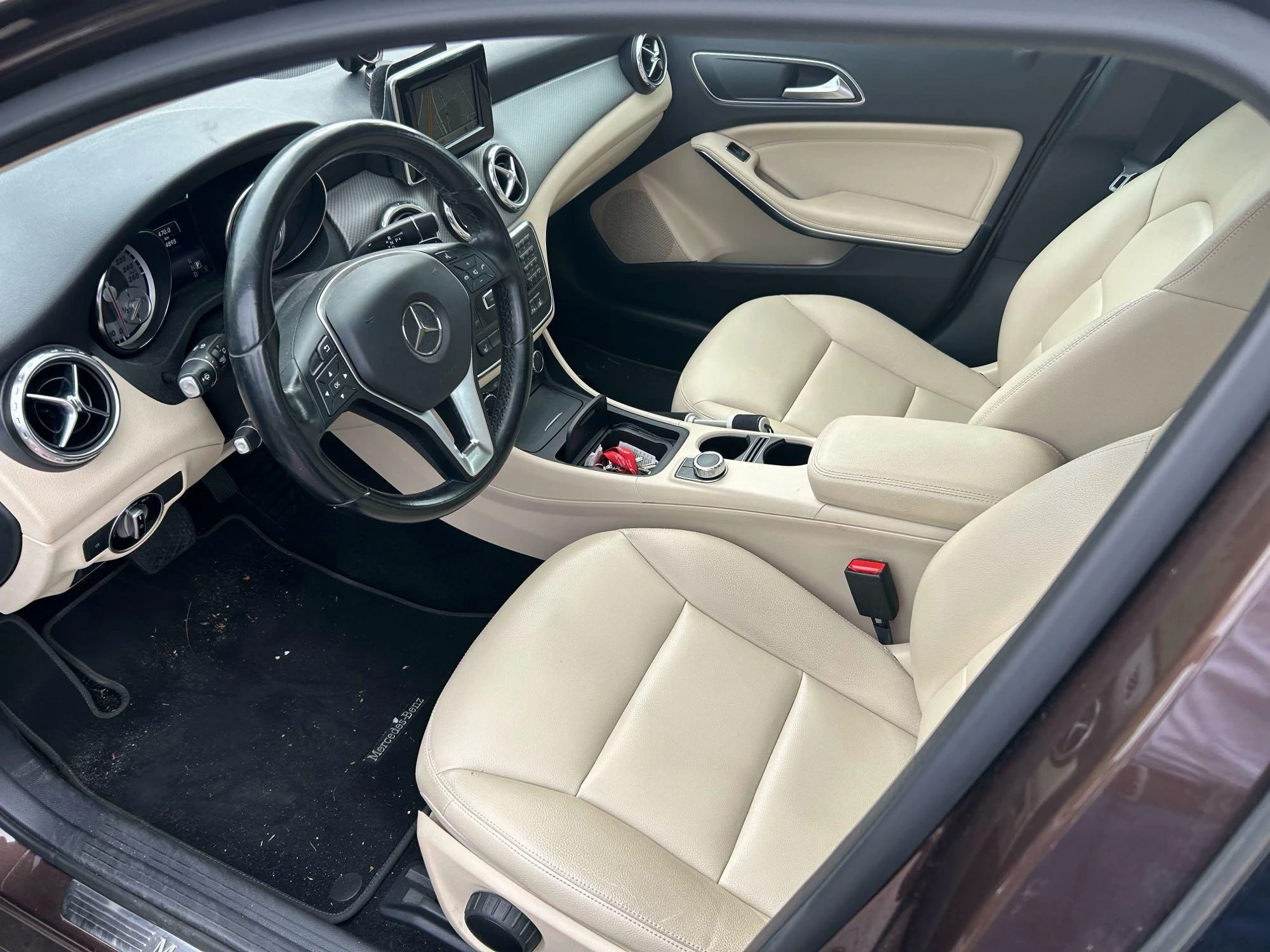Mercedes-Benz-GLA-image-7