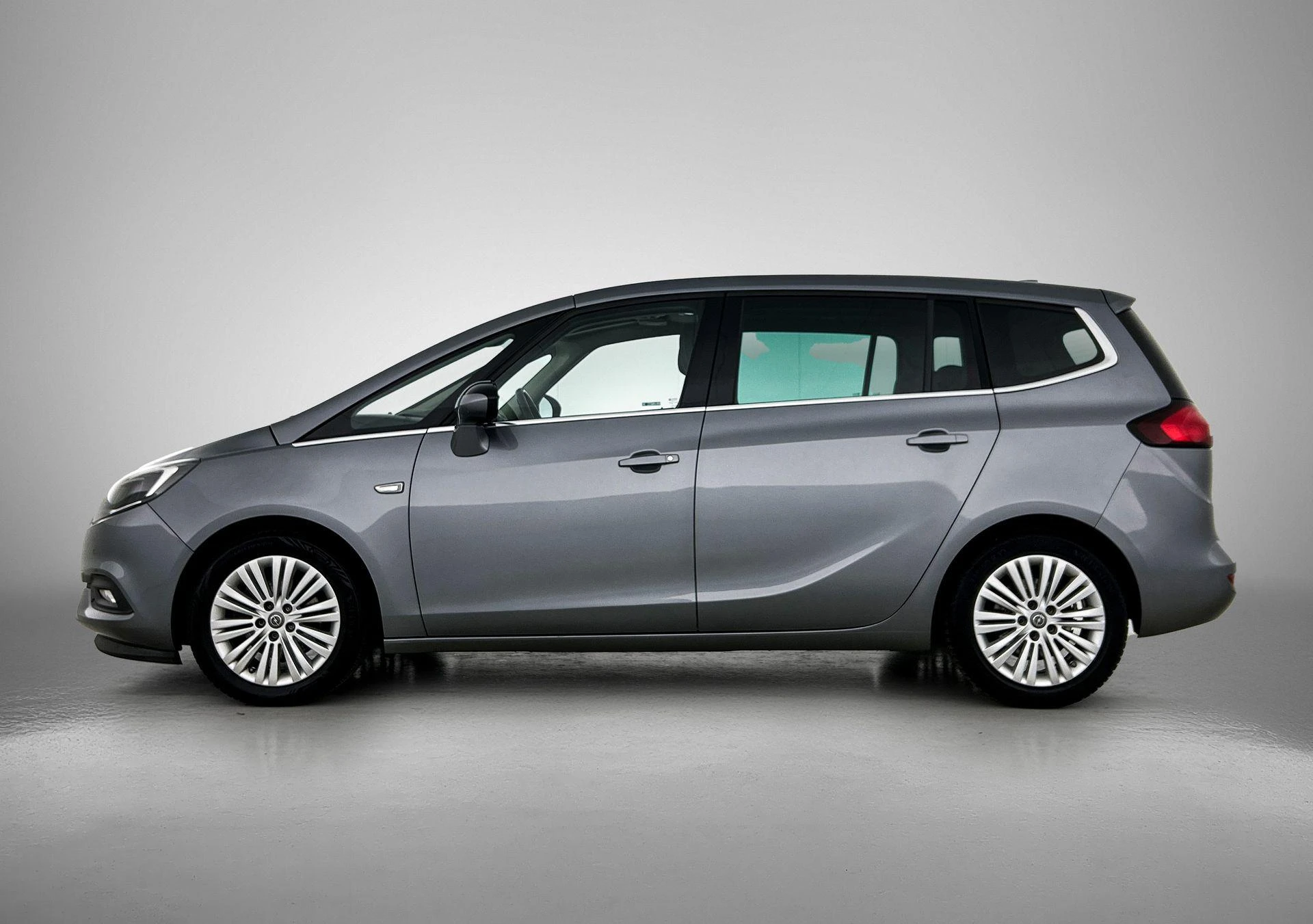 Opel-Zafira-image-1