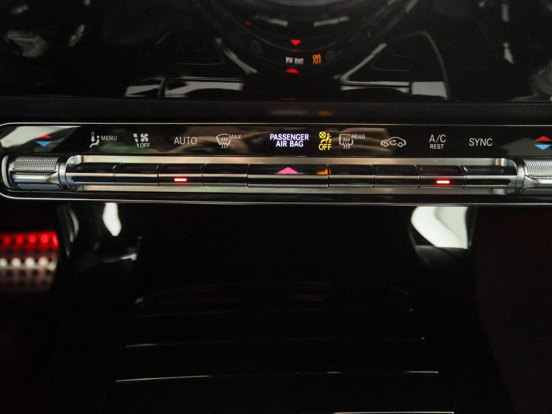 Mercedes-Benz-CLA-image-18
