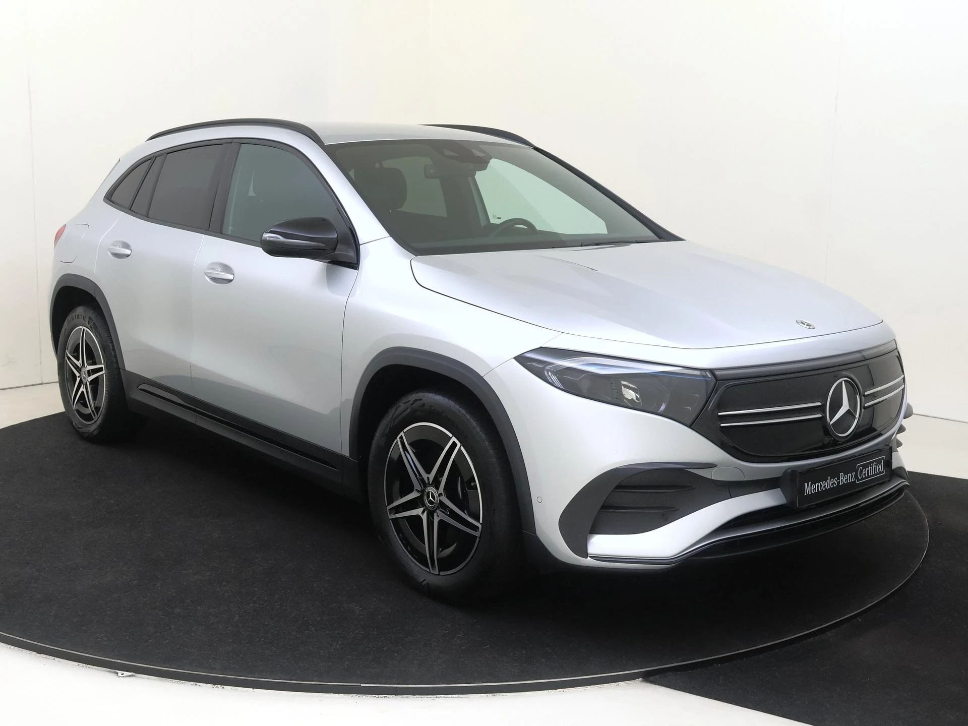 Mercedes-Benz-EQA-image-1