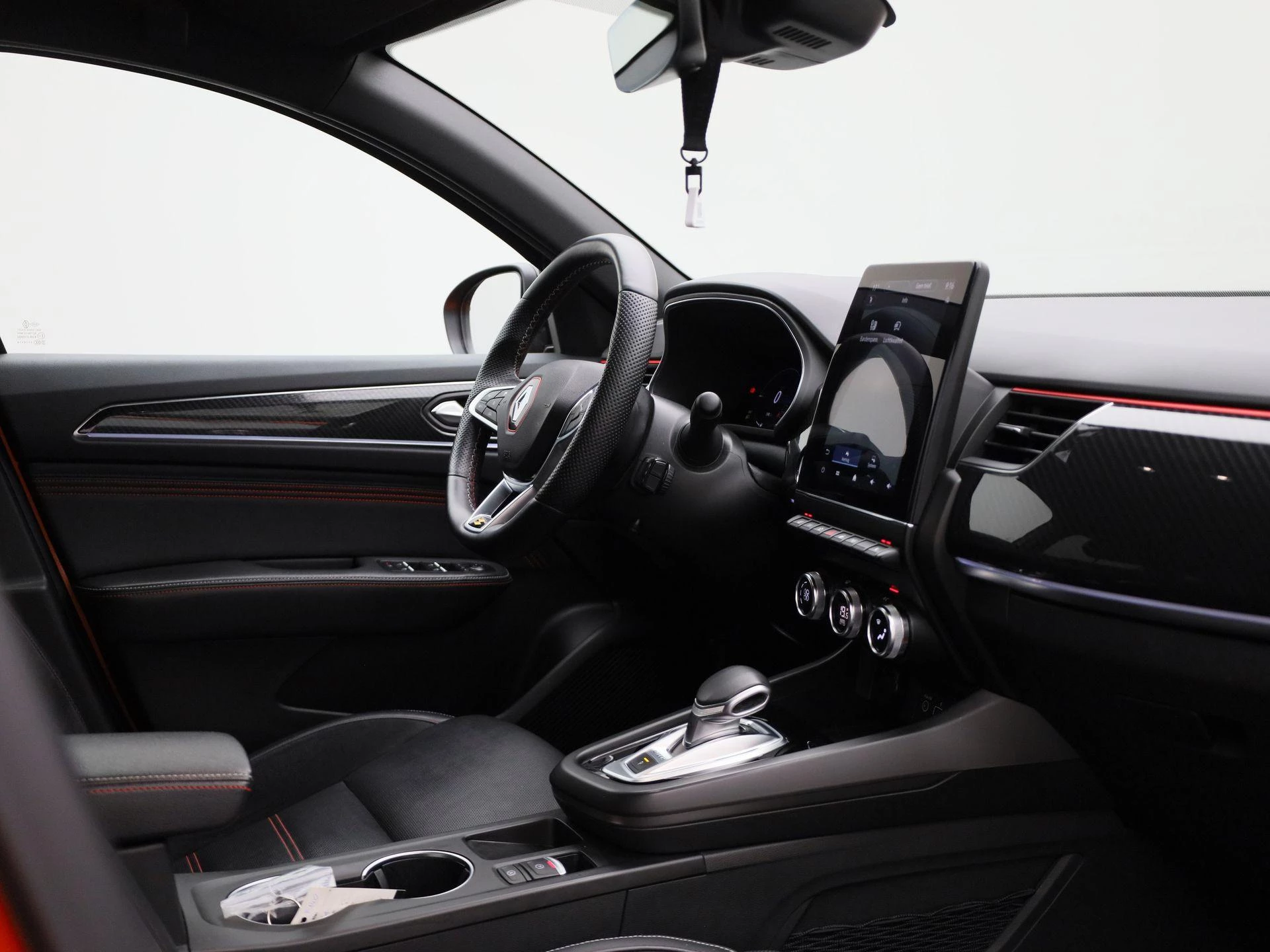 Renault-Arkana-image-36