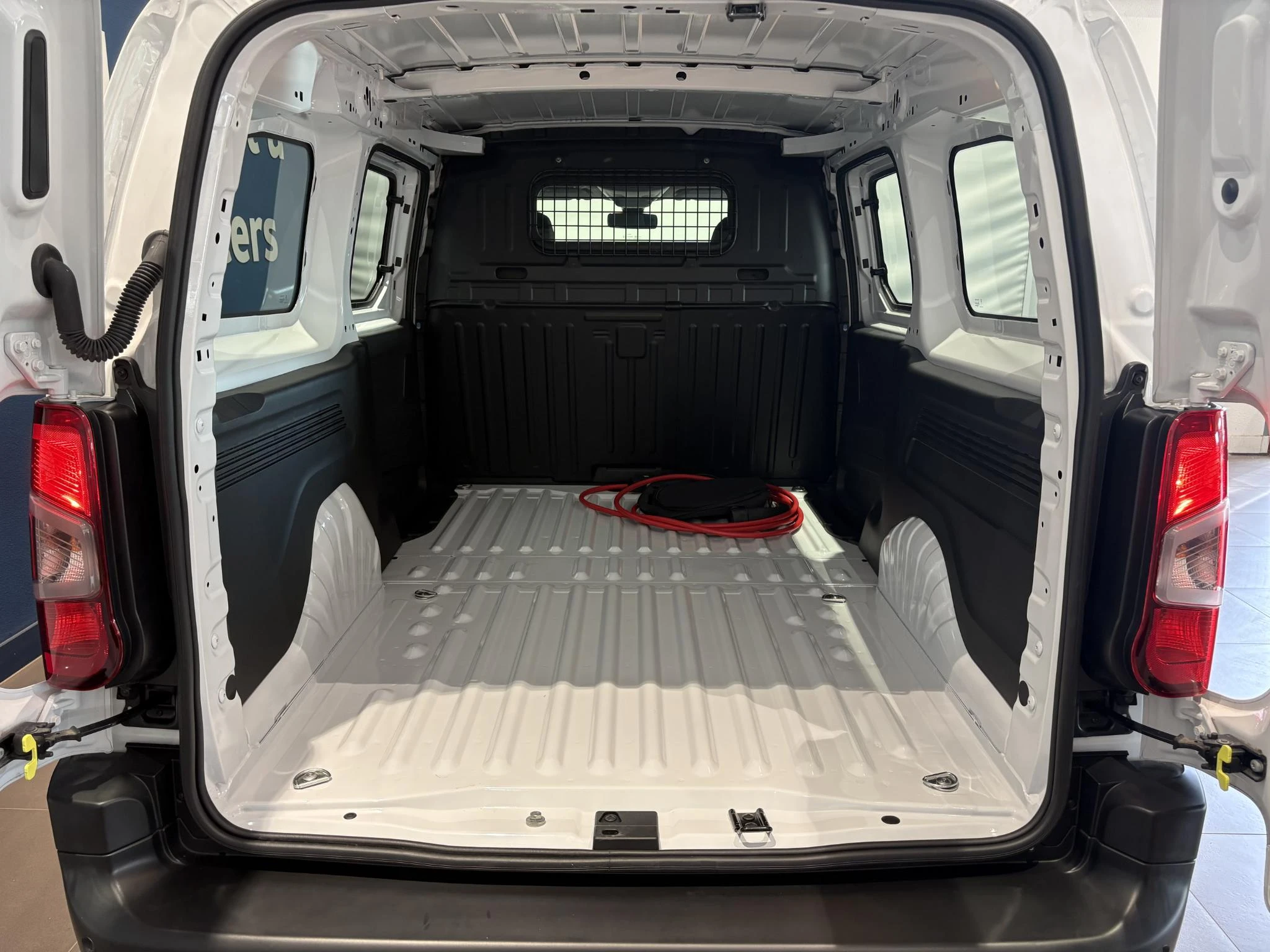 Citroën-ë-Berlingo-image-8