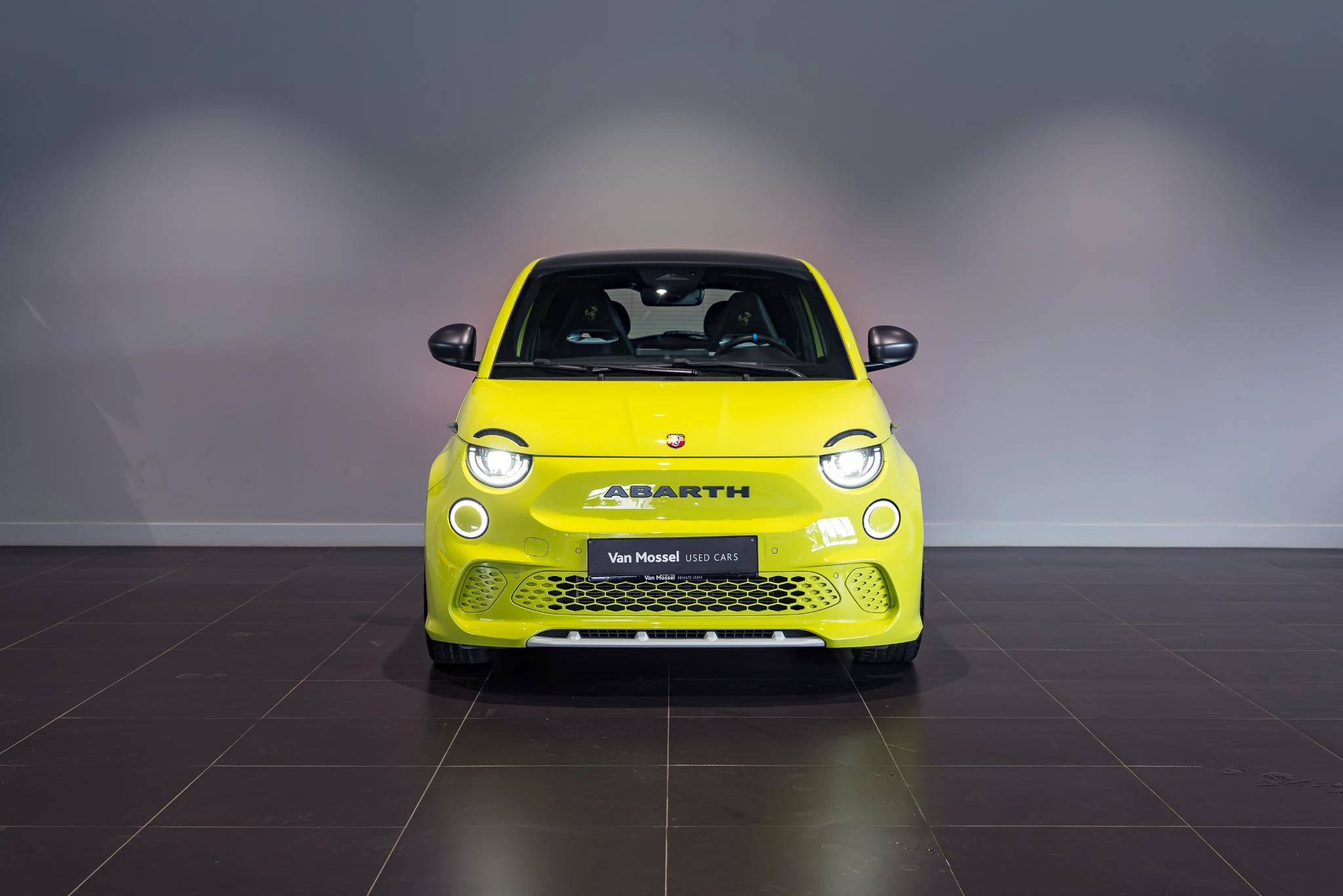 Abarth 500e 42-kWh 114kw Scorpionissima