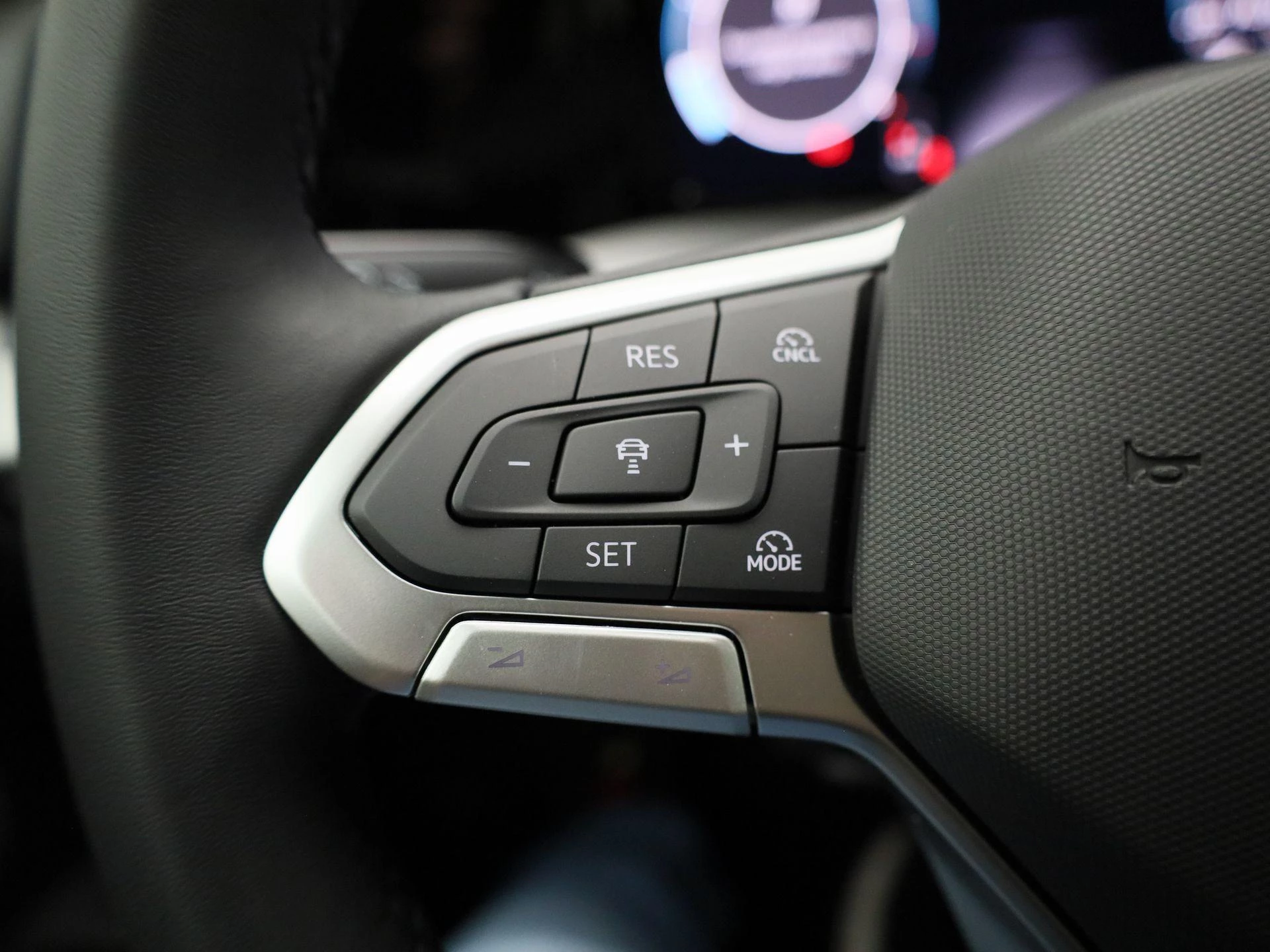 Volkswagen-Golf-image-19