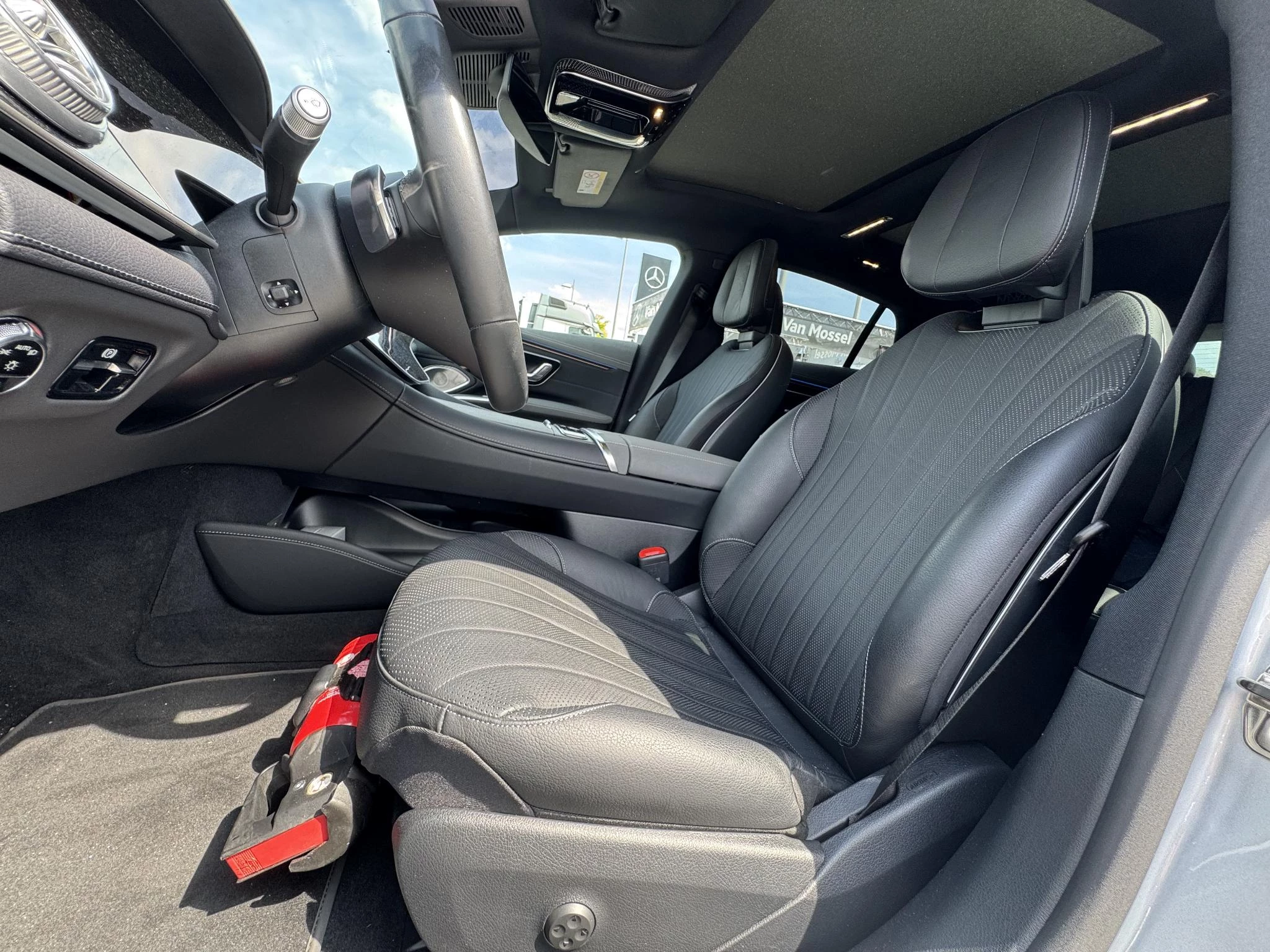 Mercedes-Benz-EQS-image-11