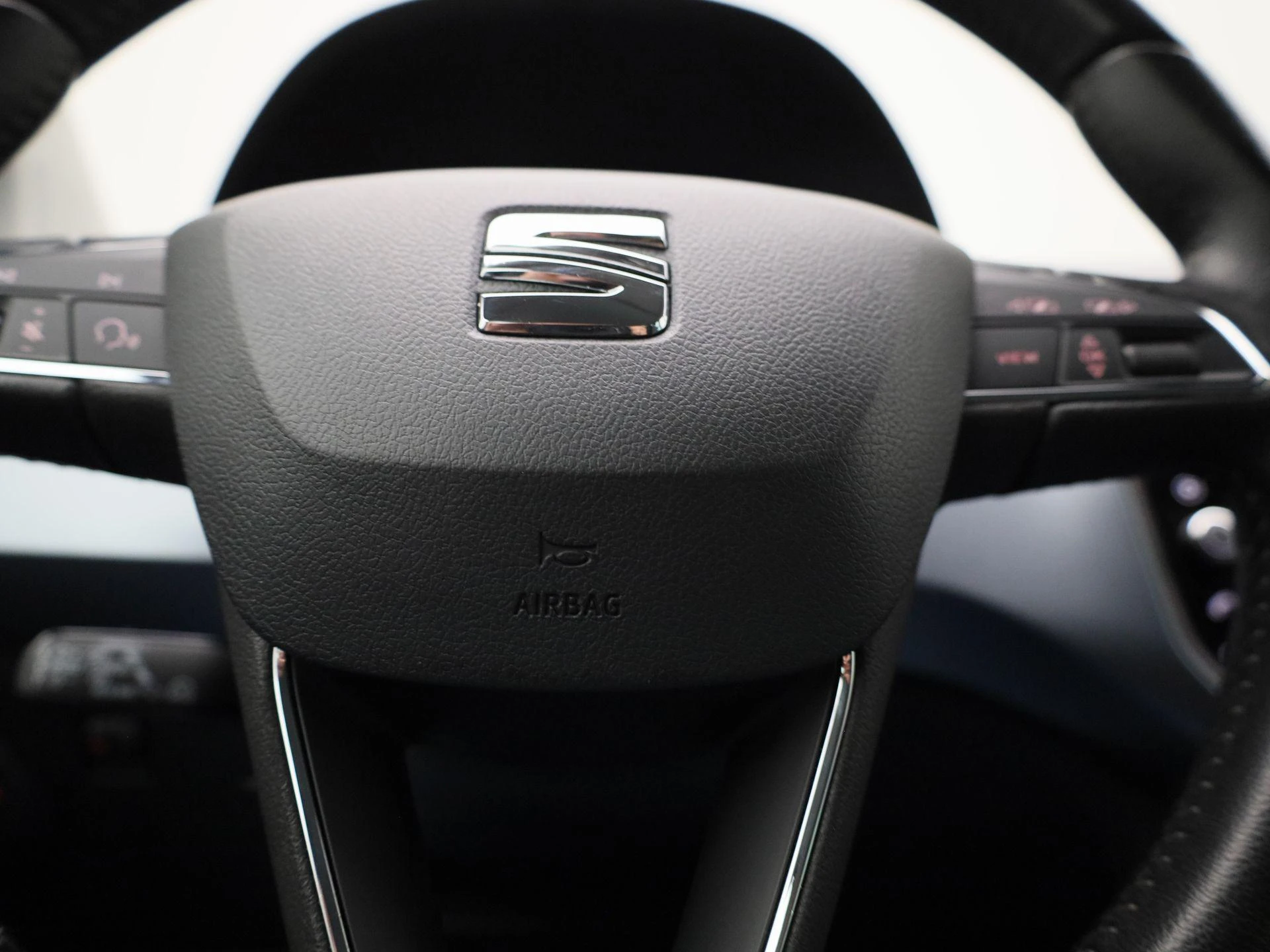 SEAT-Arona-image-25