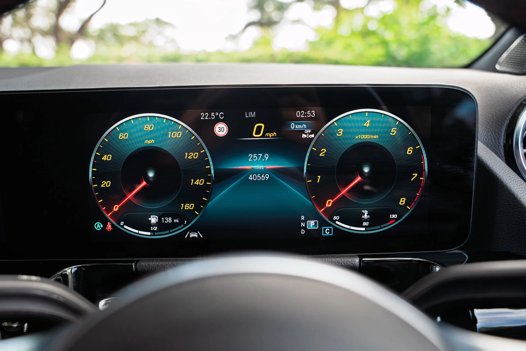Mercedes-Benz-GLA-image-7