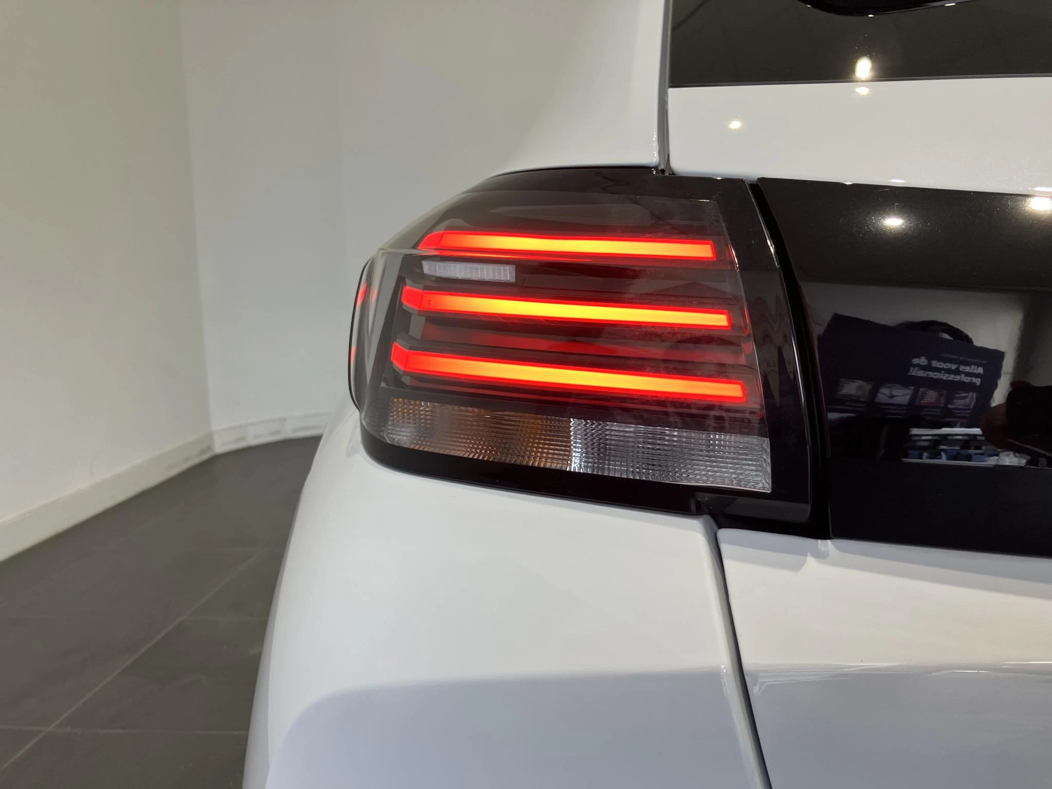 Peugeot-208-image-12