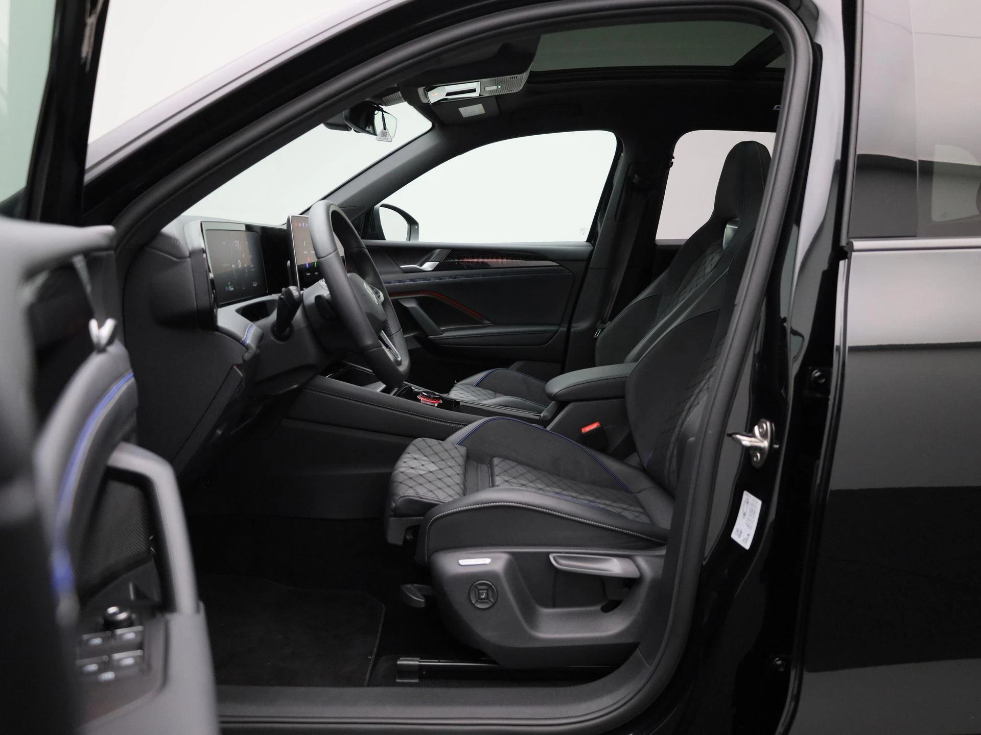 Volkswagen Tiguan 1.5 eHybrid R-Line Edition 204 PK|
