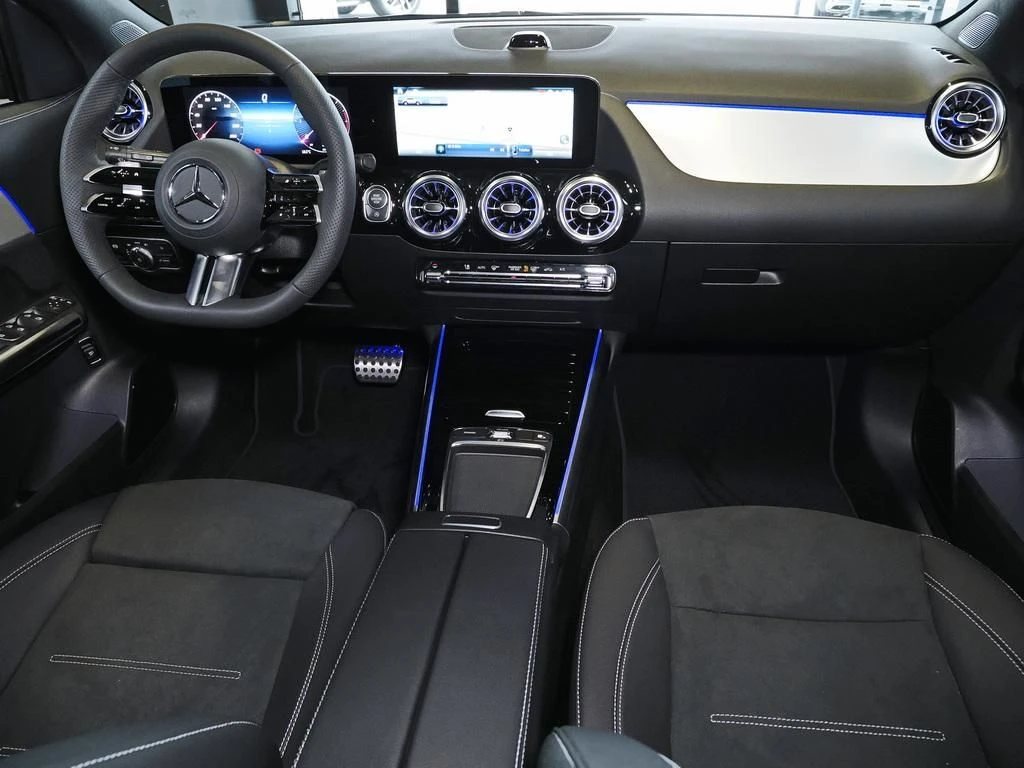 Mercedes-Benz-GLA 200 d-image-13