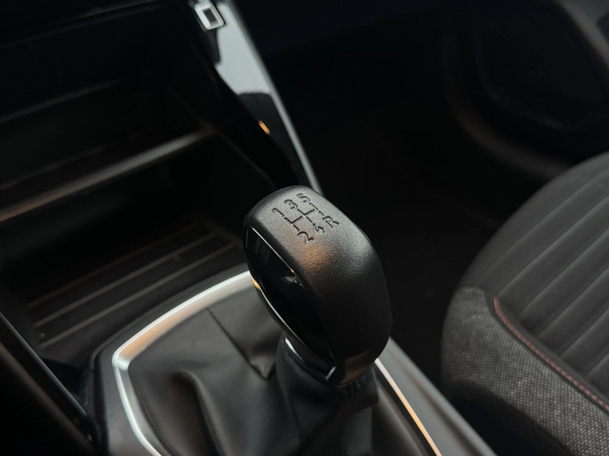 Peugeot-208-image-17