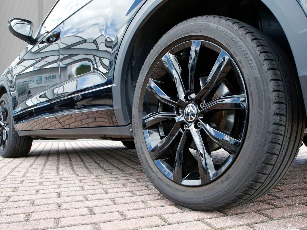 Volkswagen T-Roc 2.0 TSI 4Motion R-Line 18" Navi+VC ACC LED RFK+PDC SHZ