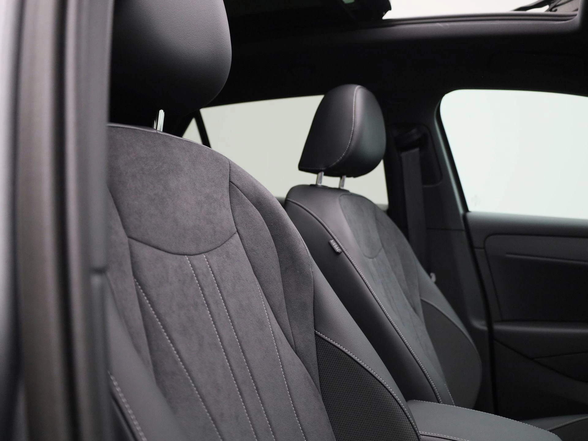 Volkswagen T-Roc 1.5 eTsi Style First Edition