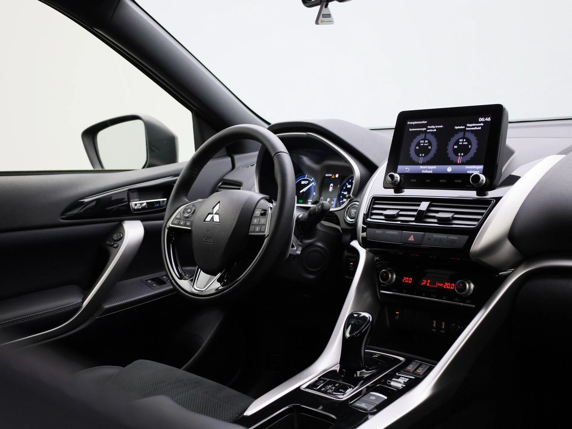 Mitsubishi-Eclipse Cross-image-41