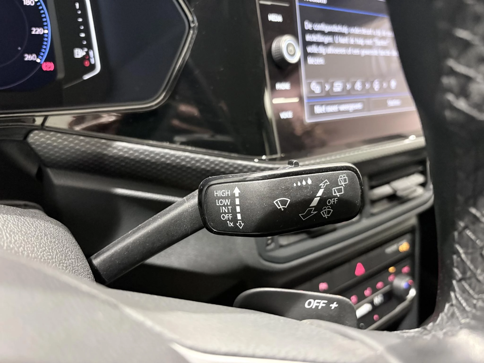 Volkswagen-T-Cross-image-18